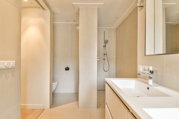 Medium property photo - Volkerakstraat 42-2, 1078 XT Amsterdam